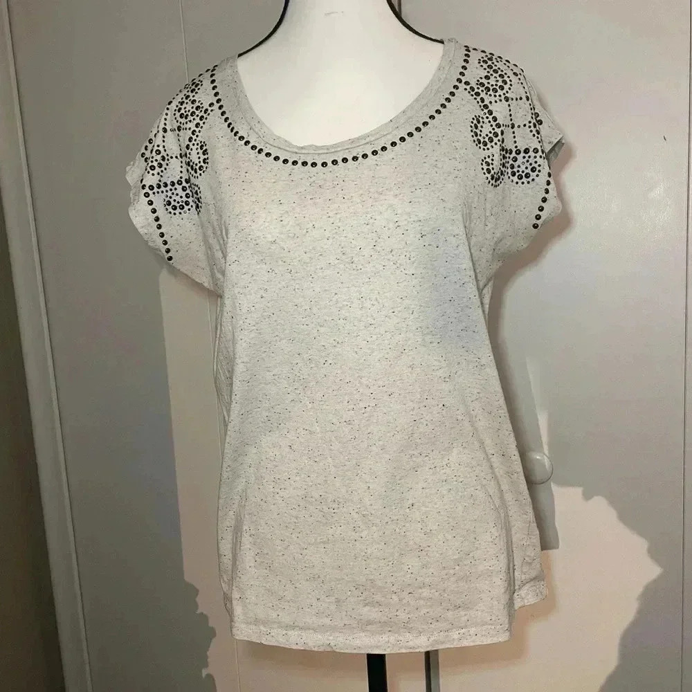 Jeans by Buffalo embellished shoulder tee cap sleeves size medium